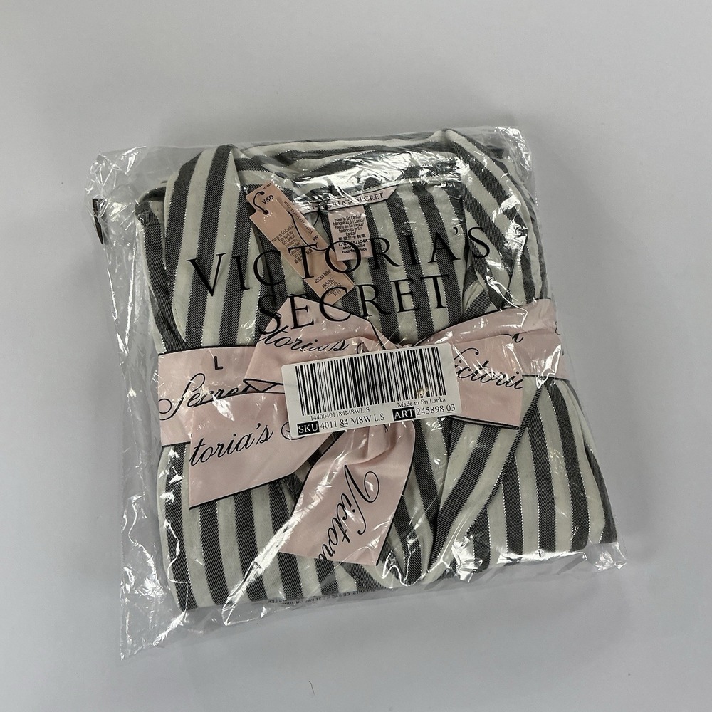 Victoria's Secret Women's Pajama Top Pants Striped Metallic Silver Large Short - Picture 1 of 16